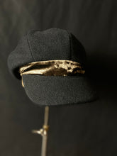 Load image into Gallery viewer, Black Grimwith
